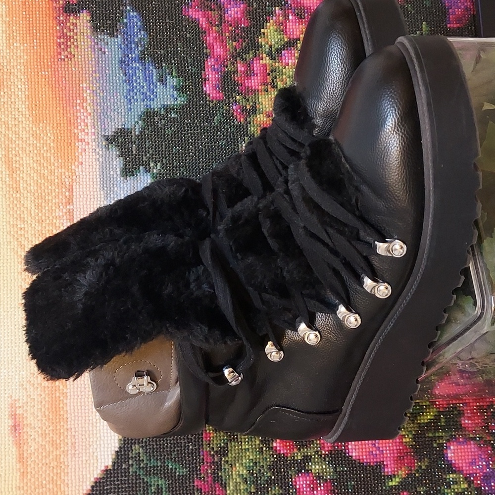 Womens ASOS Faux Leather / Fur Boots - Worn By Tawny Kitaen - Picture 2 of 13